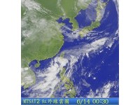熱帶低壓最快14日成「輕颱」亂周末？　挾大雨襲東南部
