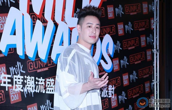 坚强面对  记者吴玫颖/台北报导 知名经纪人andy(张世民)日前卷入男男