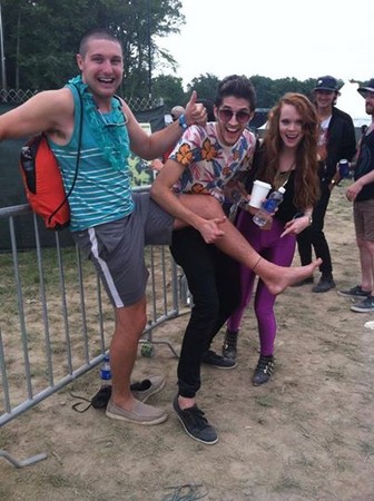 勇气!截肢前拍纪念照 透彻恶搞我的左脚 | ETto