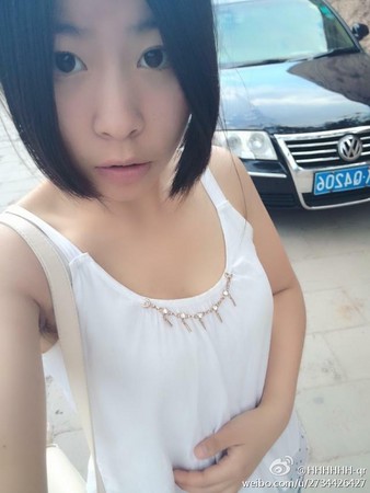 Disturbing Trend Armpit Hair Selfies