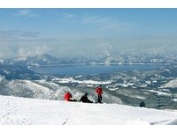 推廣冬季深度旅遊！秋田縣滑雪聯盟與台滑草協會結盟