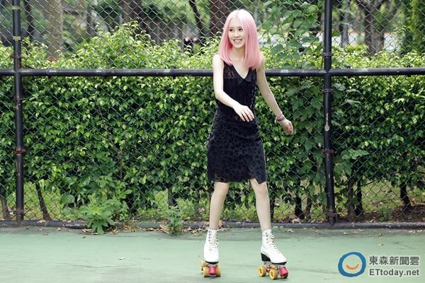 白安挑战7变装 「清汤挂面女」变身兴奋喊:还