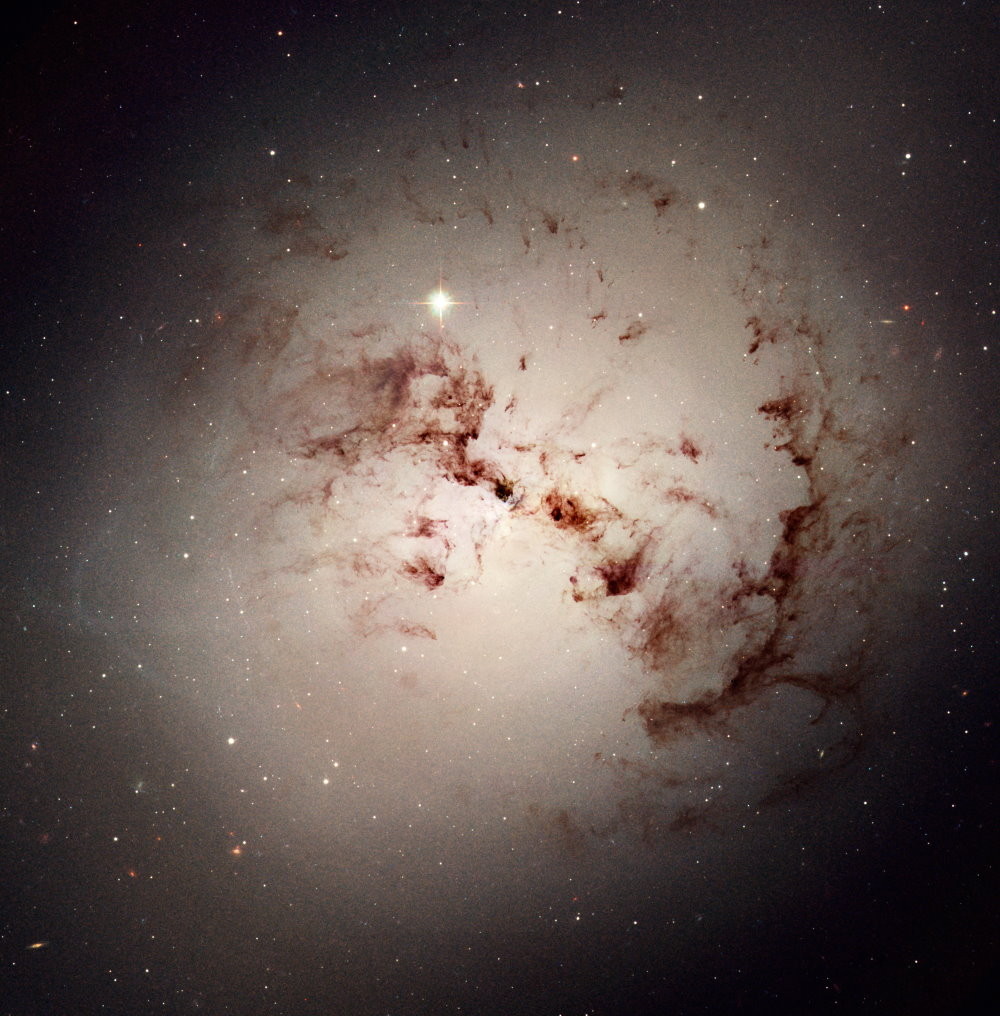 71961 【圖】7500萬光年之外　哈伯望遠鏡拍到上帝之臉！《ETtoday 新聞雲》