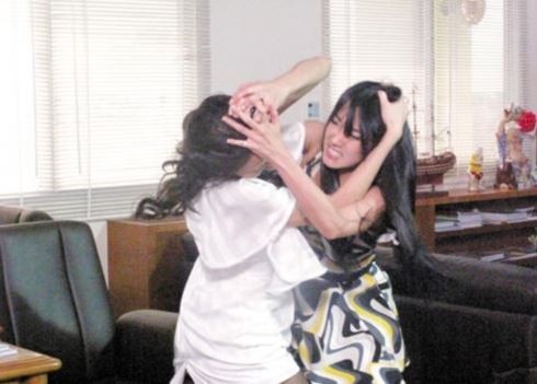 桃园两妇人口角变打架 竟一口咬<em>掉</em>对方耳朵 | E