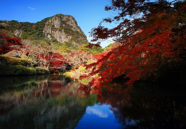 佐贺县武雄市的象徵御船山,山脚西侧为武雄领主锅岛茂义费时3年