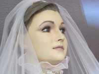 墨西哥「殭屍新娘」婚紗店展示75年　傳為老闆待嫁女兒《ETtoday 新聞雲》