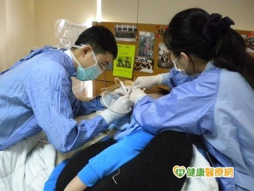 到宅牙医服务 抢救一口烂牙 | ETtoday健康新闻