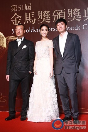 金马奖星光大道\/被戴立忍看好 桂纶镁娇羞甜笑