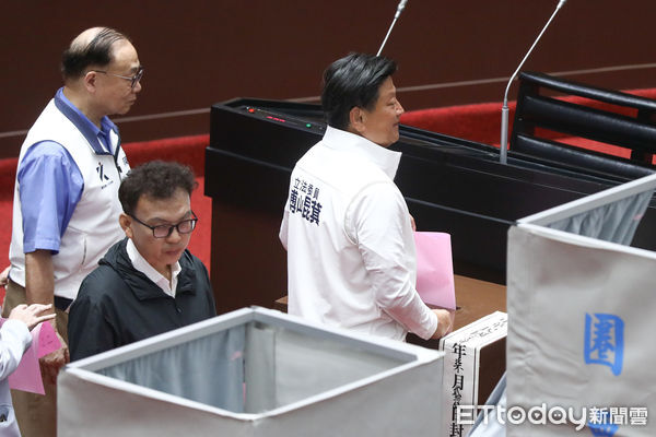 ▲立法院針對大法官提名行使同意權,國民黨團決議票投不同意。(圖/記者林敬旻攝)