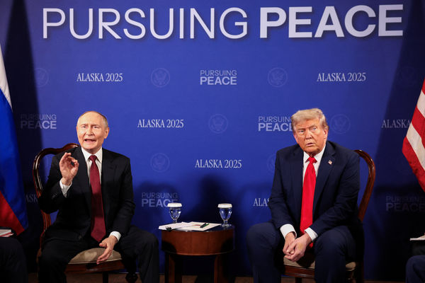 ▲▼美國總統川普在阿拉斯加會見俄羅斯總統普丁。(圖/路透)