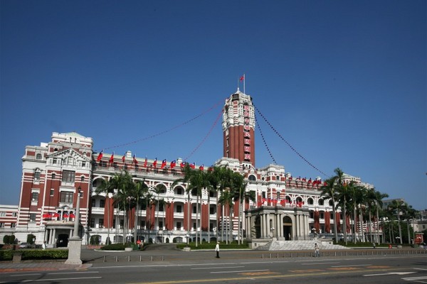 仅待4个月!总统府侍卫长霍立青免职 潘进隆中