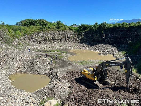 ▲橋頭地檢署偵查盜採砂石案,目前已羈押4名嫌犯。(圖/記者吳奕靖翻攝)