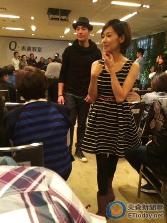 ... 正龙周幼婷甜蜜合体 超萌身高差好吸睛_大妞范官网
