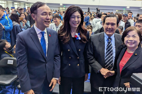 ▲朱立倫、鄭麗文、前總統馬英九出席國民黨全代會。(圖/記者林敬旻攝)