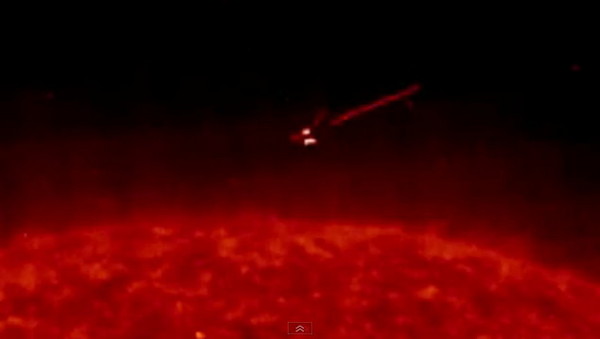 d86103 又見「巨型手臂」掠太陽　NASA被批不願面對外星人真相《ETtoday 新聞雲》