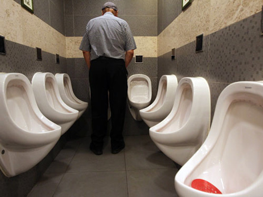 d88369 「全球最擠廁所」在香港　1人進去8個便斗感應噴水《ETtoday 新聞雲》