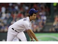 MLB／日籍投手不同命　松坂一年來首勝