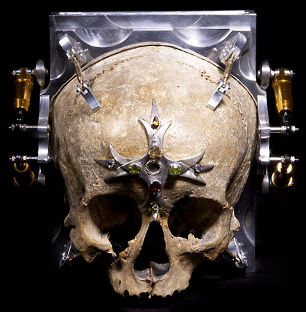 d91212 「顱骨相機」真人頭骨打造　用第三隻眼拍下復古照片《ETtoday 新聞雲》
