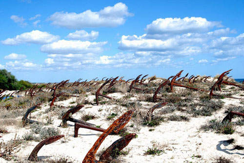 d91224 葡萄牙「船錨的墓地」　萬千生鏽鐵錨紀念失落漁村《ETtoday 新聞雲》