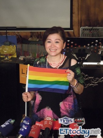 朱慧珍认女儿情关难过 哀泣:感情方面我没教好她