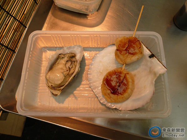 就在日本边走边吃吧! 大阪黑门市场生猛海鲜拿