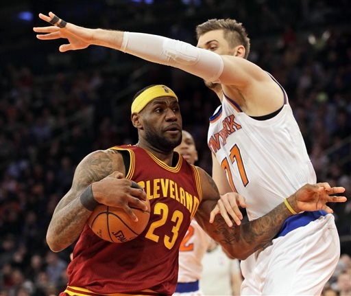 NBA\/詹皇生涯总得分超越AI 战神亲送祝福 | ET