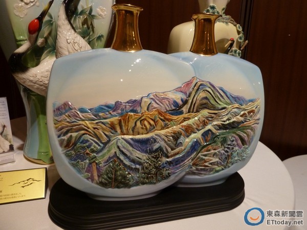 法蓝瓷日本首开展 富士山,玉山双峰友好交流