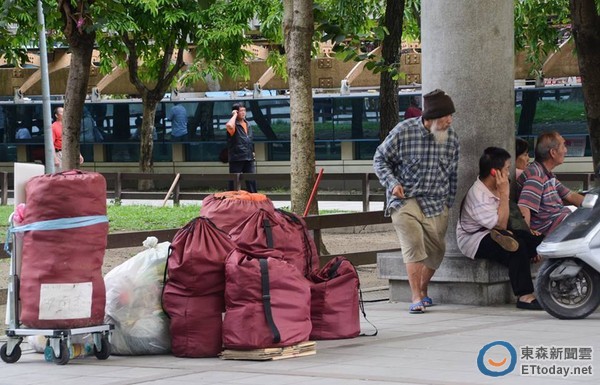 艋舺公园设游民置物柜? 应晓薇轰许立民「开倒车」