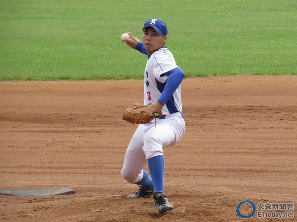 指叉球压平镇单局无失分 竹中林泓睿:以后跟儿子炫耀