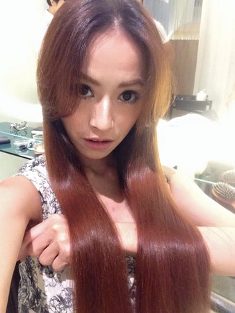 破1万赞裸身破2万赞就转身!d奶辣模艾瑞儿已备好照片