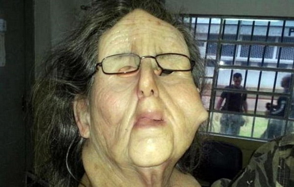 巴西毒贩戴老妇「人皮面具」逃狱! 狱警:这谁啊?