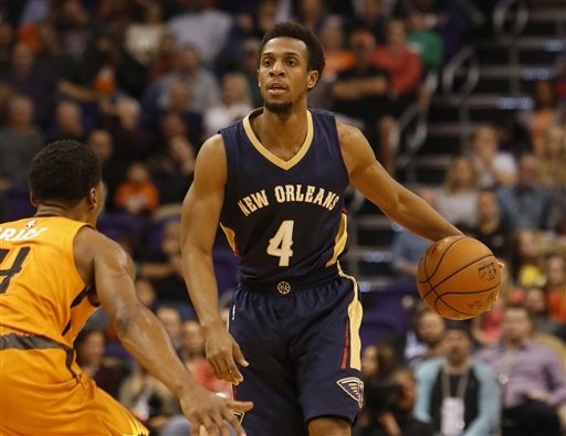 鹈鹕换来助攻传导实力出色,但却苦无上场时间的控卫史密斯(ish smith)