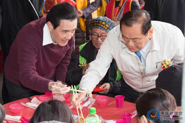 会馆以公益成本价提供,场地则是在总统府与台北市政府同意下选了凯道