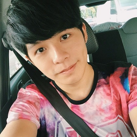 大马「国民男友」开车唱情歌 许佳麟让70万粉丝恋爱了