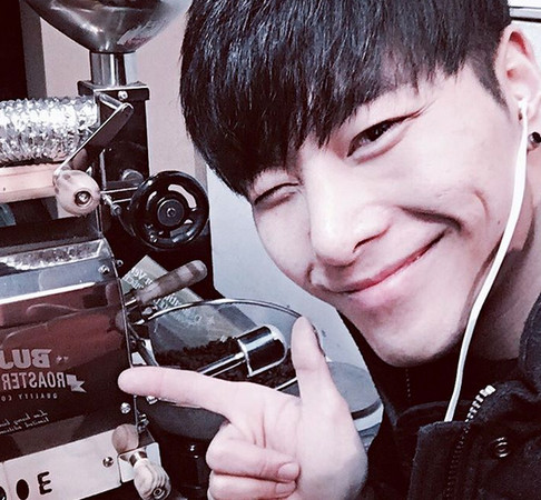 《太阳的后裔》拉花相似99%!激吻宋慧乔画像超神