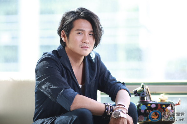 grace睡觉小怪癖曝光 曹格:这是她的最爱