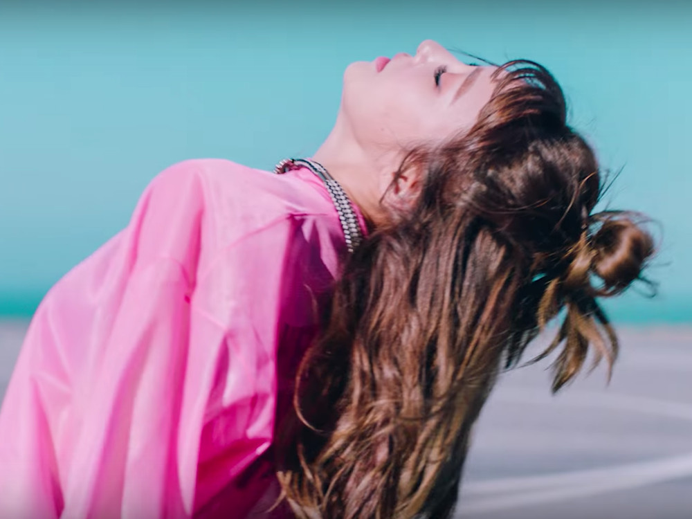 ettoday健康云 美丽 记者李薇/综合报导 嫌长发太热,短发总是闷在脖子