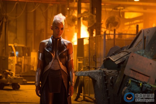 上次玩「颜射」被禁 《天启》这次只有「掐脖腾空」