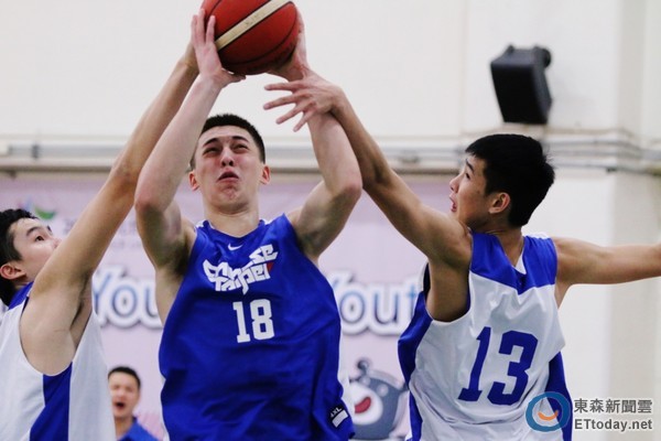 谭杰龙不怕高个 誓言盖火锅向后代炫耀 | ettoday