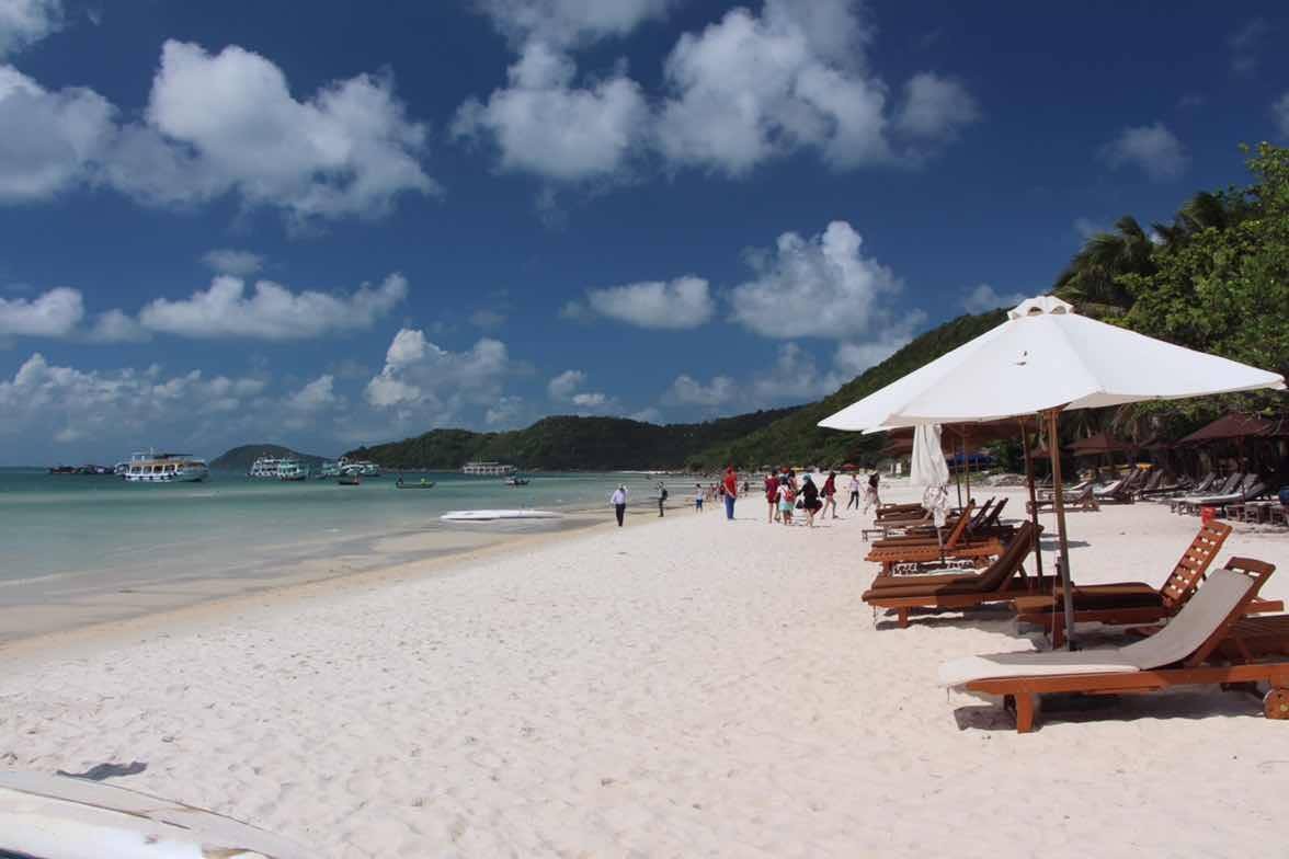 一脚踩进「丝绸沙」海滩 探索原始秘境富国岛