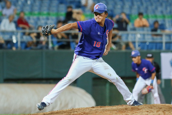 王玉谱滑球犀利 美国队总教练印象深刻 | etfashion