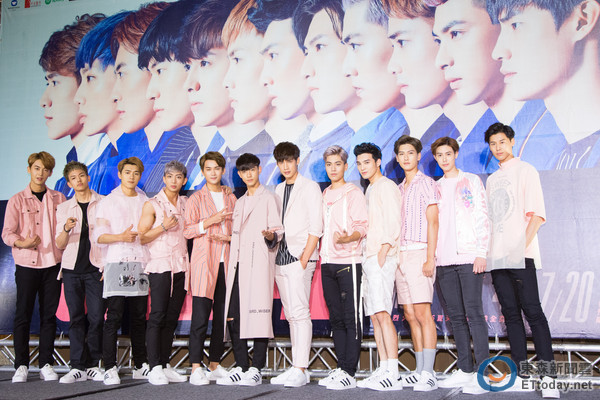 spexial合体12人挤爆舞台 自爆曾把成员丢包在家