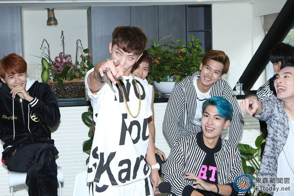 粉丝别点进去!spexial明杰飙高音《煎熬》崩坏翻白眼