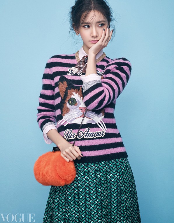 润娥扭转「条纹」平凡印象 穿出性感女人魅力