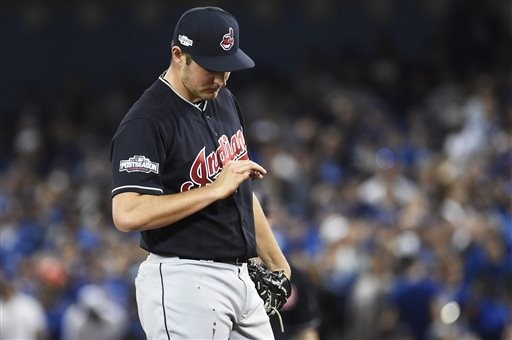 鲍尔血流如注 血袜席林:愚蠢!不能相提并论