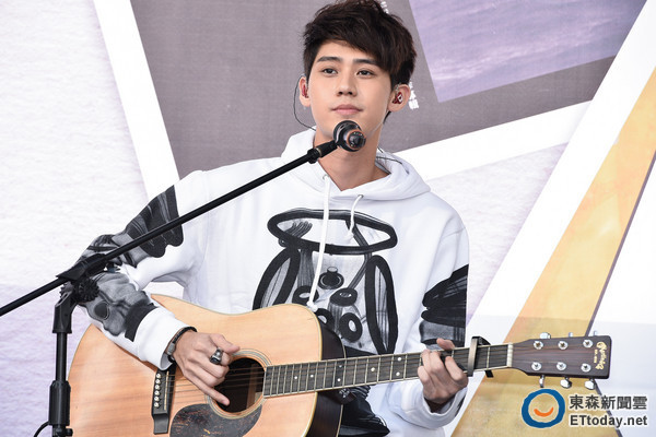 小乐惊喜突袭李玉玺!逆天颜值同框「你是我的」闪爆