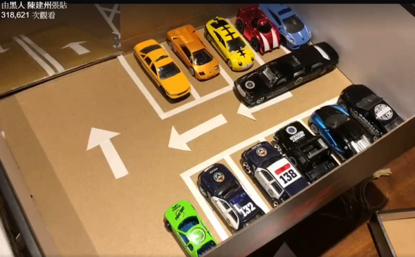 ▼小亨堡通宵为飞翔兄弟打造专属停车场与纸飞机.