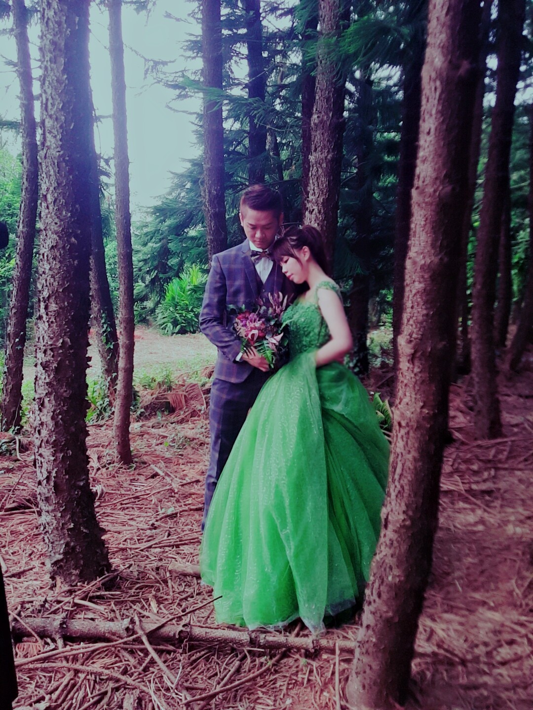 陈绿要结婚了! 梦幻森林婚纱曝光「我们会幸福的」
