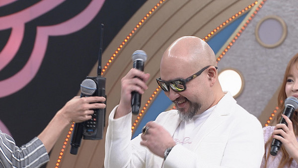 《太阳》「拍飞手机」有多难?辛龙当场砸到女星门牙