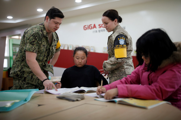 南韩「边境小学」美军教英文 距北韩400米遍布铁丝网